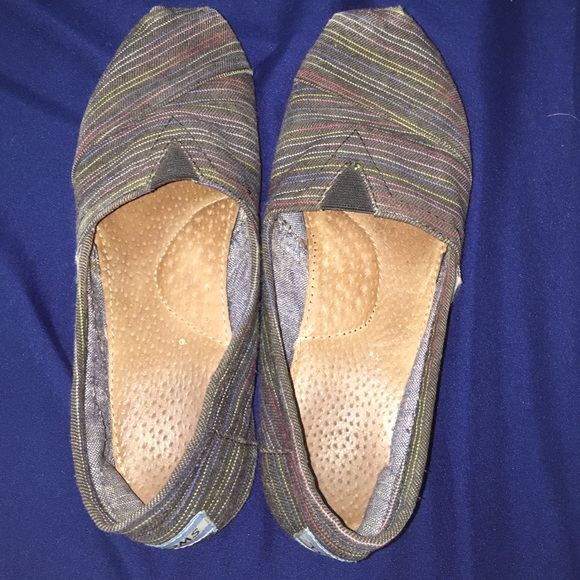 Black with rainbow stripes TOMS