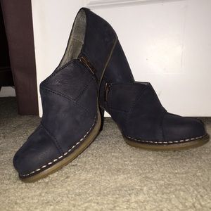 El naturalists suede women's heels