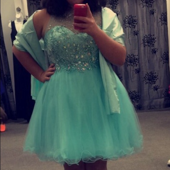 Formal dress - Picture 2 of 3