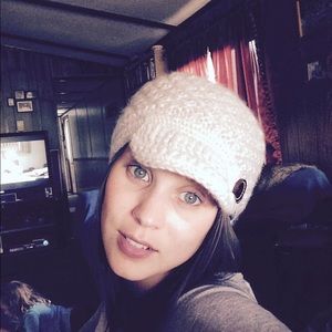 Meet your Posher, Monica