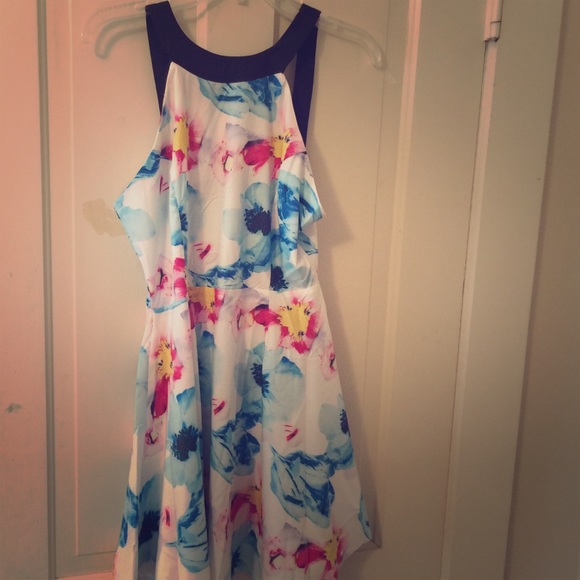 Fun and flirty party dress ;) - Picture 1 of 2