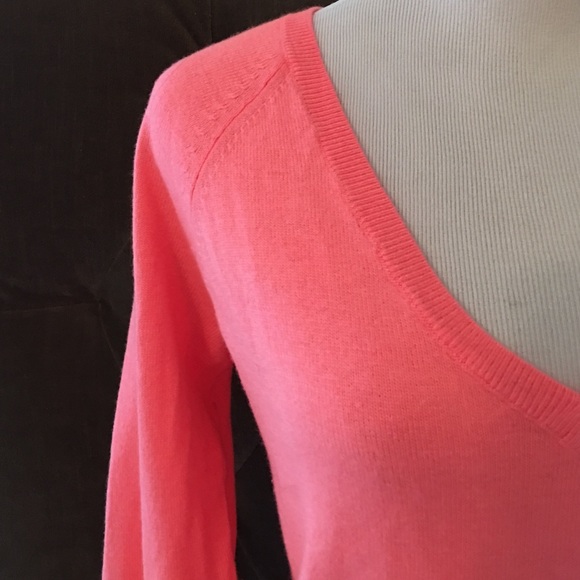Gap v neck pullover Sz Small like new - Picture 3 of 4