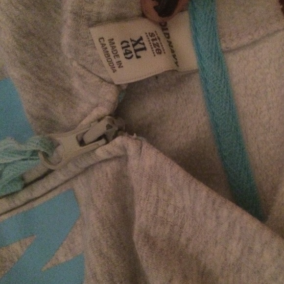 Grey old navy kids size sweater - Picture 2 of 3