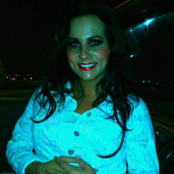 Meet your Posher, Tiffany - Picture 1 of 1