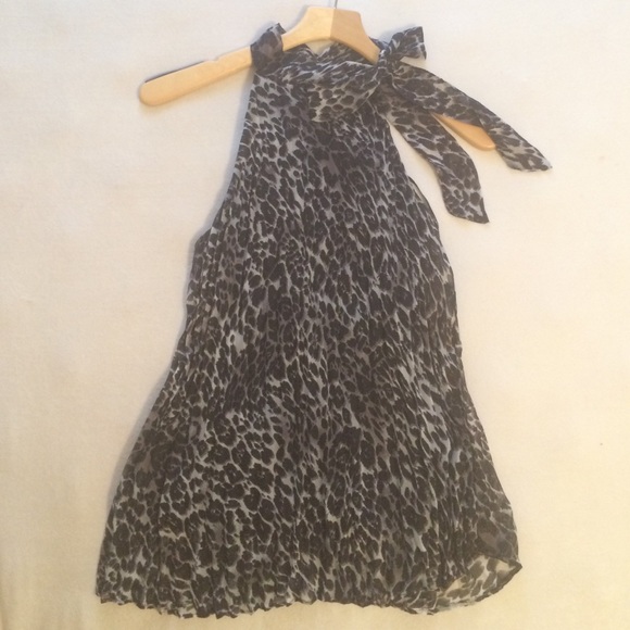 Cheetah leopard print sleeveless shirt by Takara - Picture 3 of 3