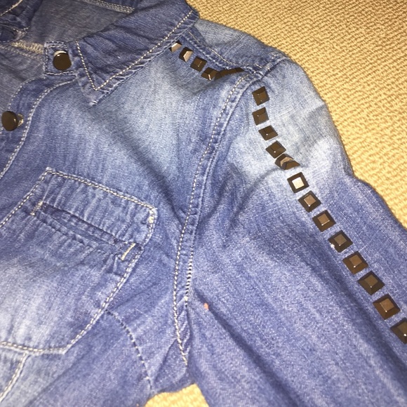 Jean jacket! - Picture 2 of 3