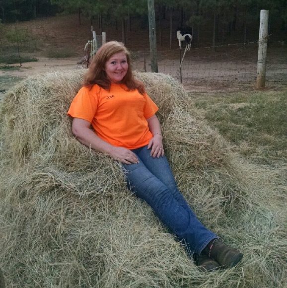 Meet your Posher, Angela - Picture 2 of 4