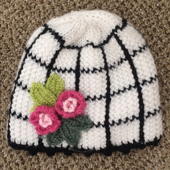 Knit beanie with flower