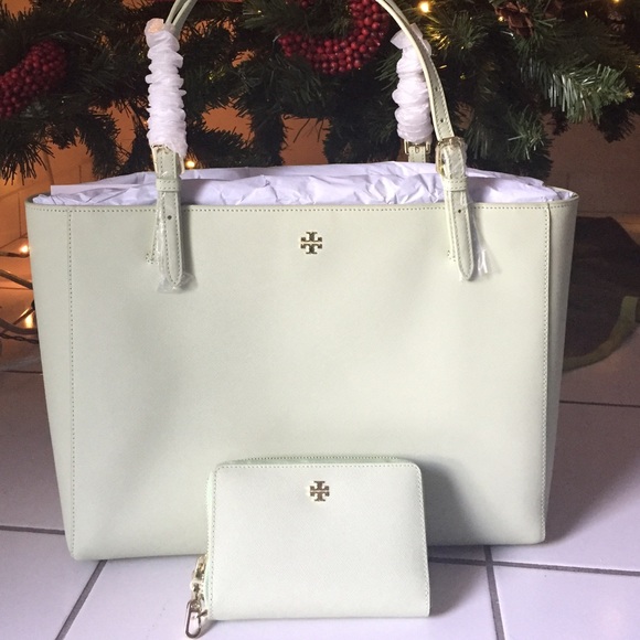 Tory Burch Handbags - 💚FINAL PRICE💚Tory Burch Purse and Wallet set 🌼