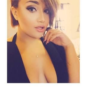 Meet your Posher, Alexis