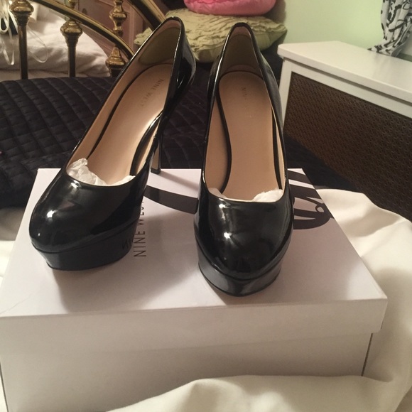 Nine West Mendoza Platform Pump - Black Patent