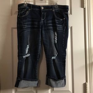 Distressed denim Jean capris
