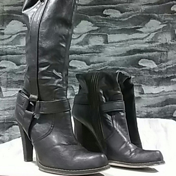 Boots - Picture 2 of 4