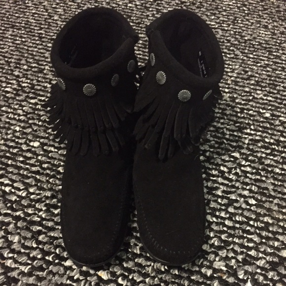 Minnetonka black fringe boots! brand new!
