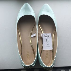 NWT light mint colored flats