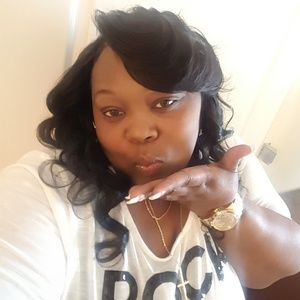 Meet your Posher, Angie