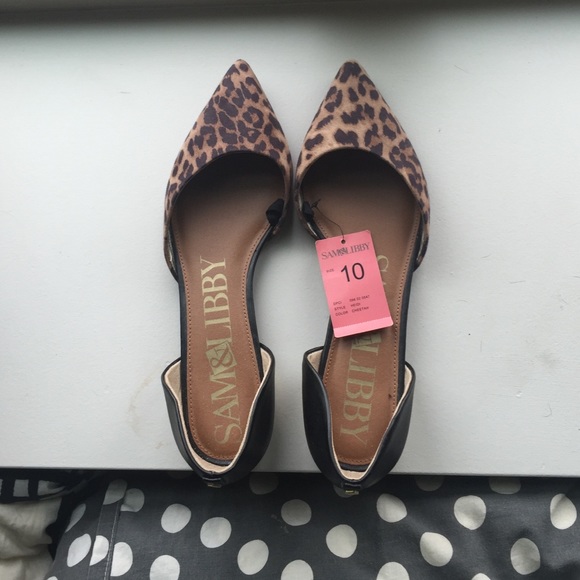 NWT cheetah print flats
