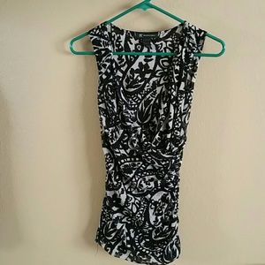 Sleeveless dress shirt