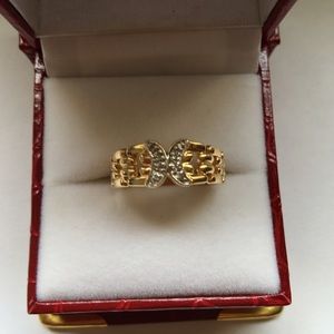 14K yellow gold with 💎 diamond ring
