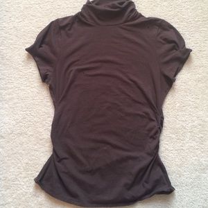 Mockneck short-sleeved top