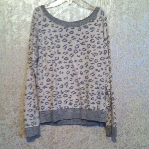 Cheetah Sweater - Picture 3 of 3