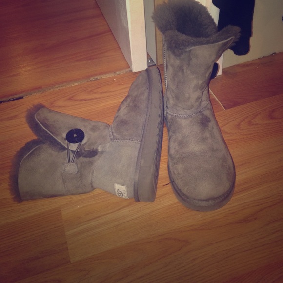 Grey button uggs