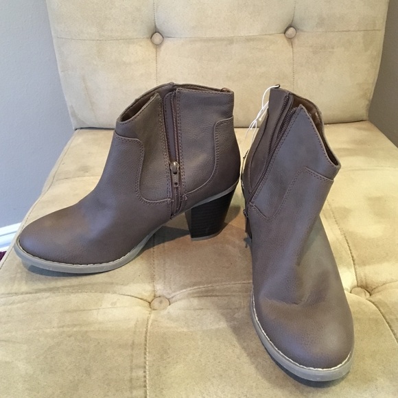 Brown old navy booties