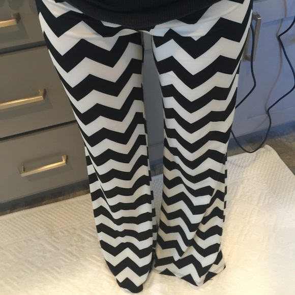 Pants - 🎉MAKE OFFER.Turquoise haven chevron palazzo pants