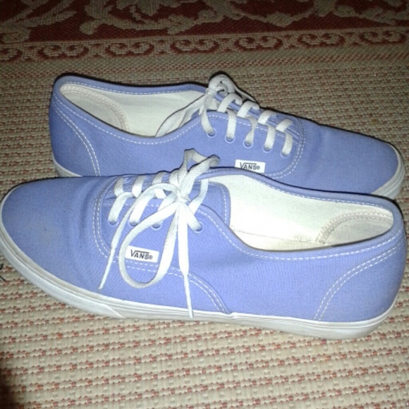 💜Vans // tennis shoes👾