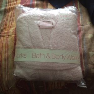 Bath and body works robe