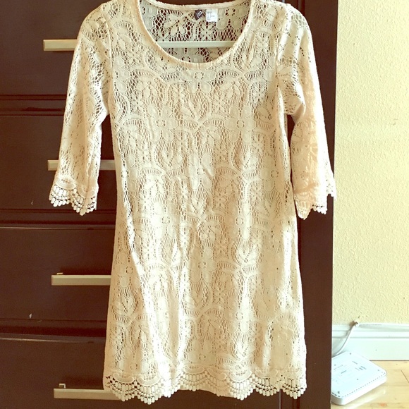 Cream Lace Dress. H&M.
