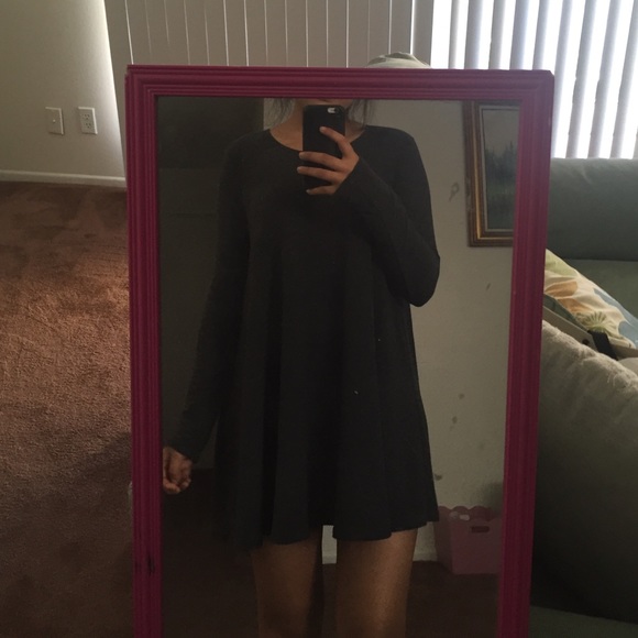 MODELING : long sleeve tshirt dress