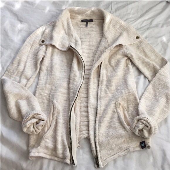 Kendall & Kylie Sweaters - ᴷᴱᴺᴰᴬᴸᴸ & ᴷᵞᴸᴱ ˢᵂᴱᴬᵀᴱᴿ