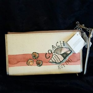 ?NEW Coach wristlet/clutch