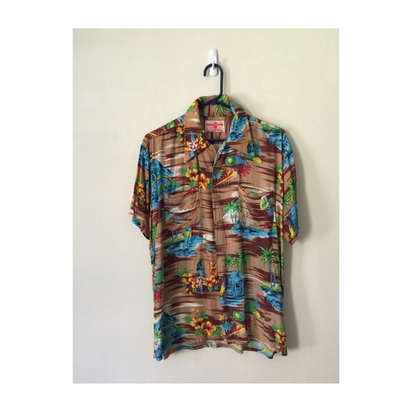 1960's Hawaiian Shirt 🌋 Ready for the Tiki bar!