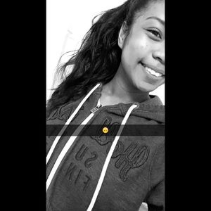 Meet your Posher, Zaina