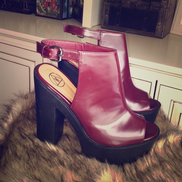 MISSGUIDED BURGUNDY HEALS