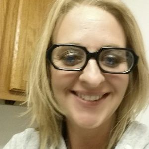 Meet your Posher, Corinne