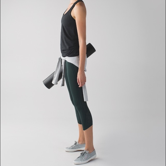 Lululemon Wunder Under Crop (Laser) Full-on Luon 4 - Picture 4 of 4