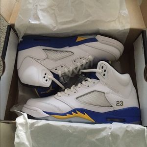 NIB JORDAN RETRO 5