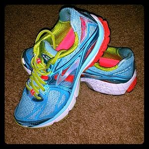 Brooks ravenna 5 running shoes