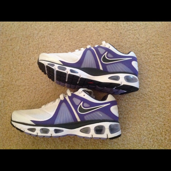 Womens size 8 white and purple Air Max shoes