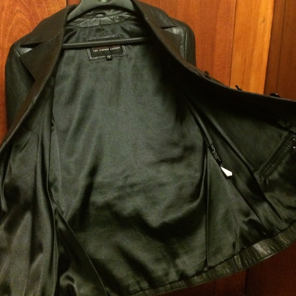 Lady Wilsons Leather Jacket - Picture 3 of 4