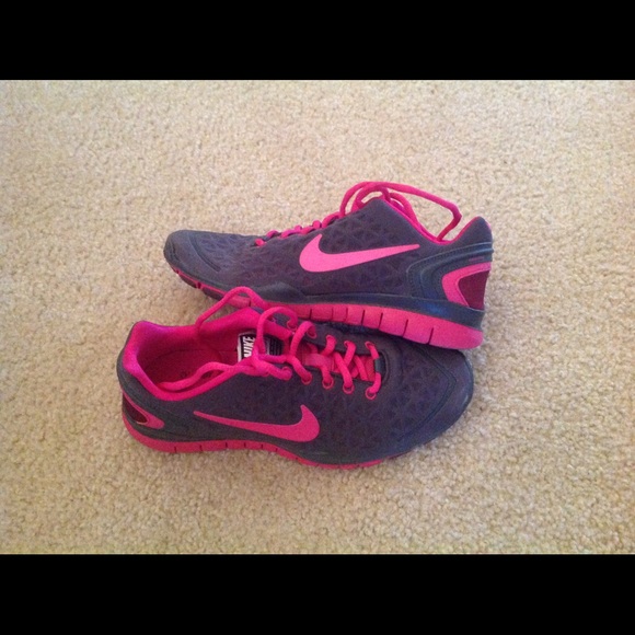 Womens Nike size 8 training shoes