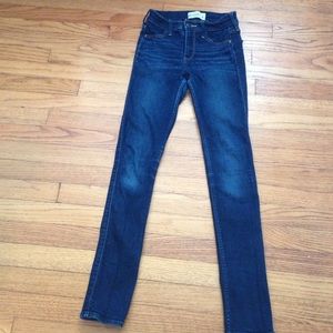 Dark blue wash Abercrombie & Fitch skinny jeans
