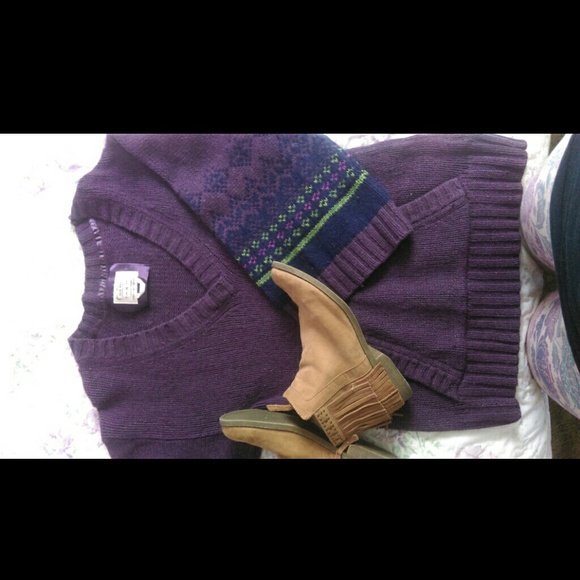 Old Navy sweater