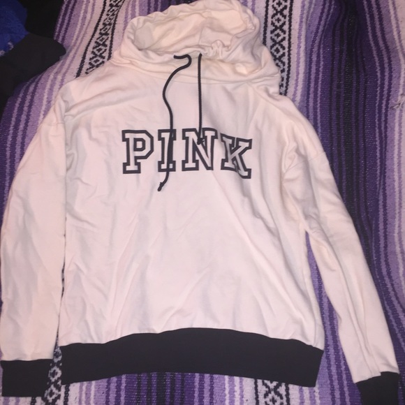 PINK Crowl Neck Sweater