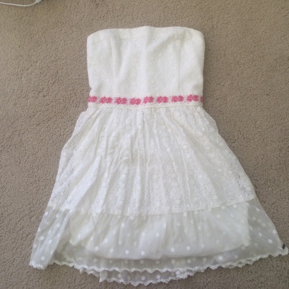 strapless white dress