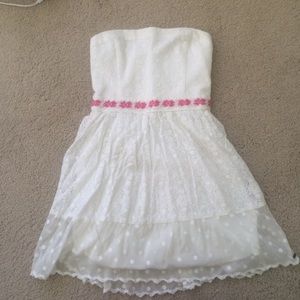 strapless white dress