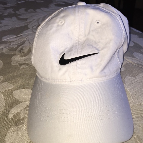 White Nike Baseball Cap